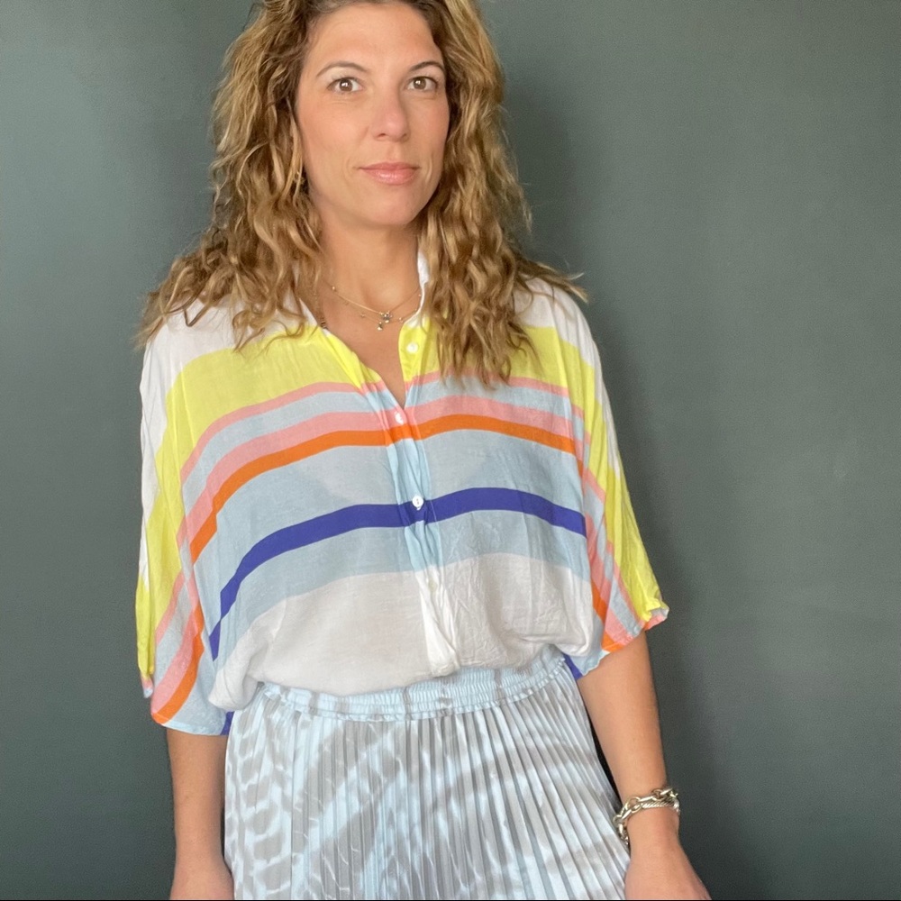Teoh & Lea Button Down Blouse for Women - Picture 2 of 16
